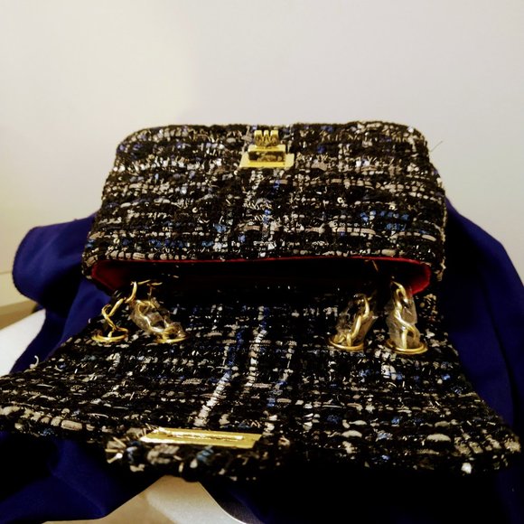 Elegant Blue White Black and Silver Tweed Classic Shoulder Bag - Picture 5 of 10